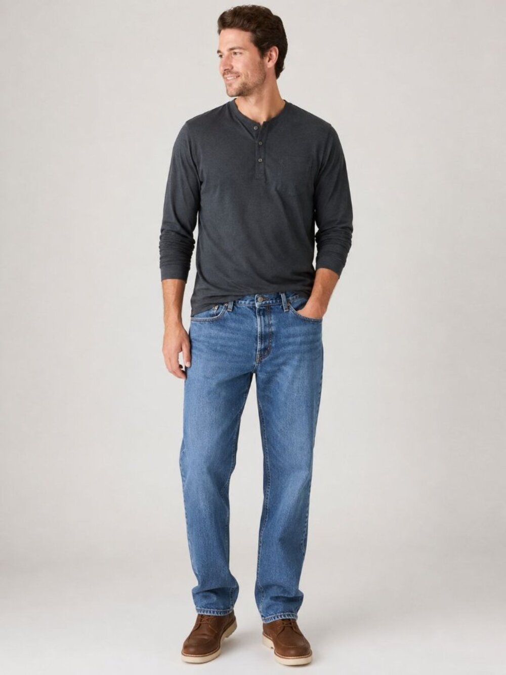 Eddie Bauer relaxed-fit cotton jeans a classic five-pocket design Size 38 x 32